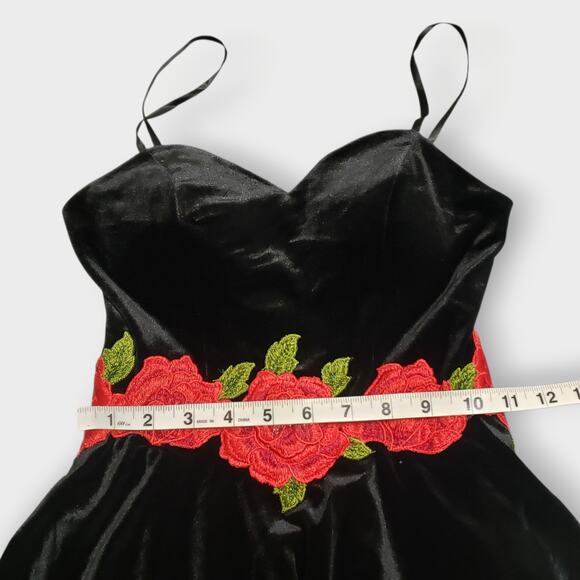 Gothic Black Velvet Red Rose Structured Mini Dress Sz 0 Y2K Dark Romance Prom - Picture 11 of 14